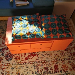 Alles fertig. Vier Schubladen und alles frisch lackiert bereit unsere Sachen zu verstauen.